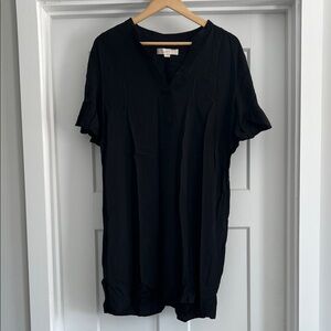 LOFT Black Short Sleeve V-Neck Tunic - 220